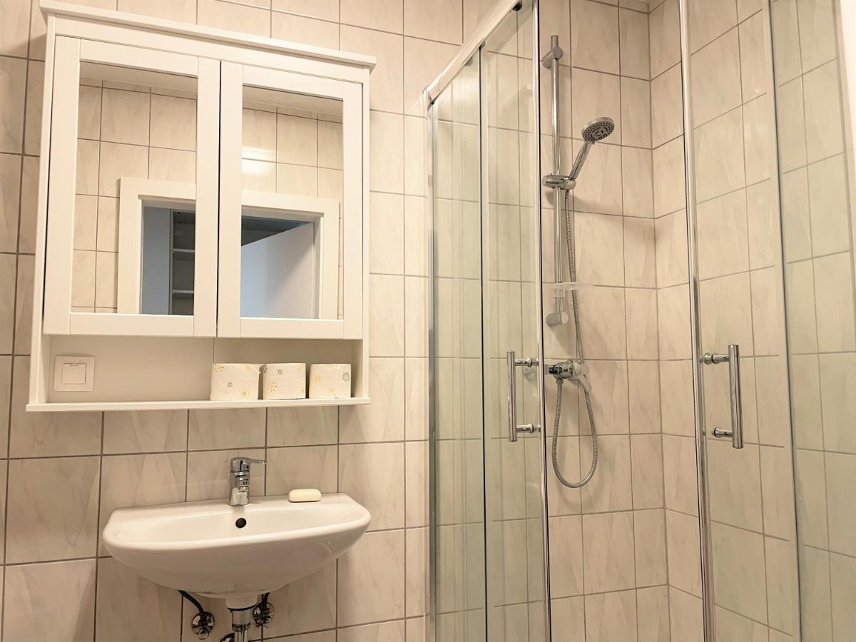 Holiday Suites Sankt Martin Klagenfurt am Woerthersee Buitenkant foto